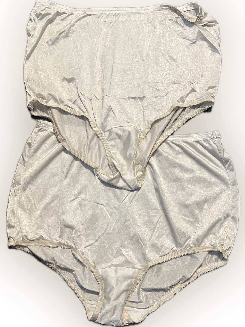 Vintage Vanity Fair 2 High-Waist Silky Briefs Cream Full Coverage  8 X